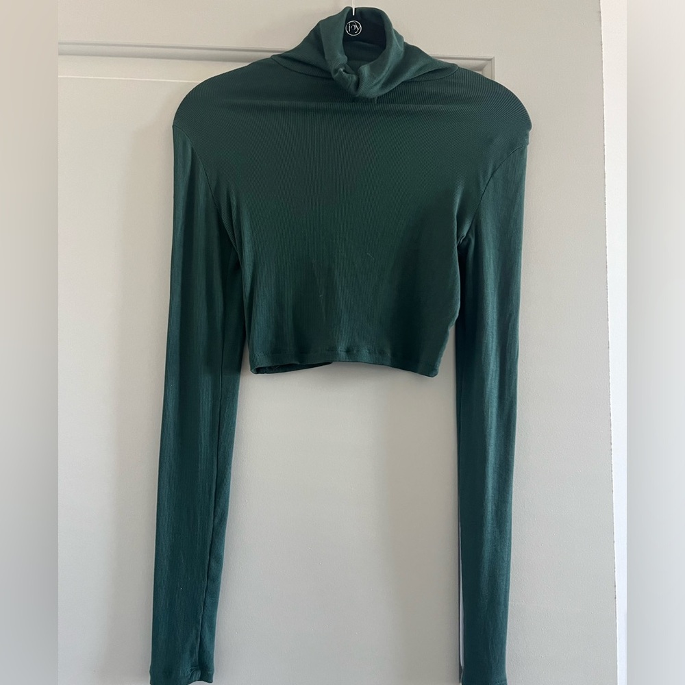 Aritzia long sleeve top